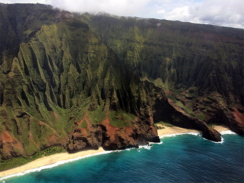 Discover the volcanic coast of Kauai, Hawaii